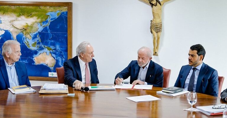 Presidente Lula assina Projeto de Lei Antifacção Criminosa