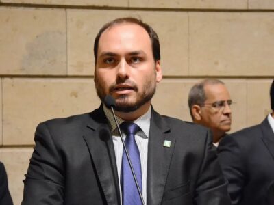 Defesa de Bolsonaro pede autorização para visitas de seus filhos e Michelle após prisão