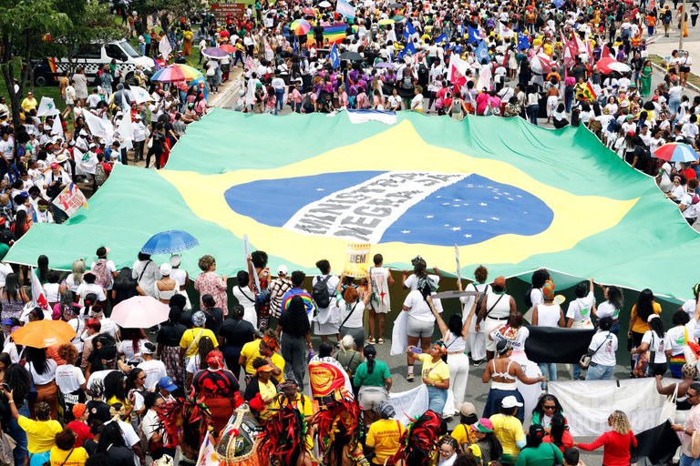 Marcha das Mulheres Negras por Reparação e Bem Viver amplifica voz de milhares de participantes em Brasília