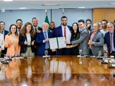 Em ato, Lula dá início à regularização fundiária para famílias de Teresópolis (RJ)