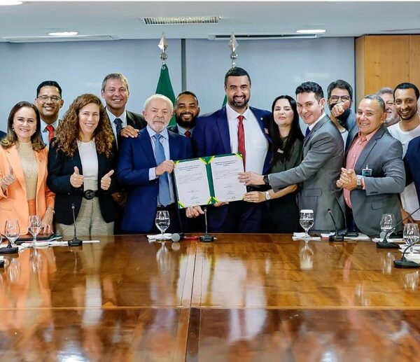 Em ato, Lula dá início à regularização fundiária para famílias de Teresópolis (RJ)