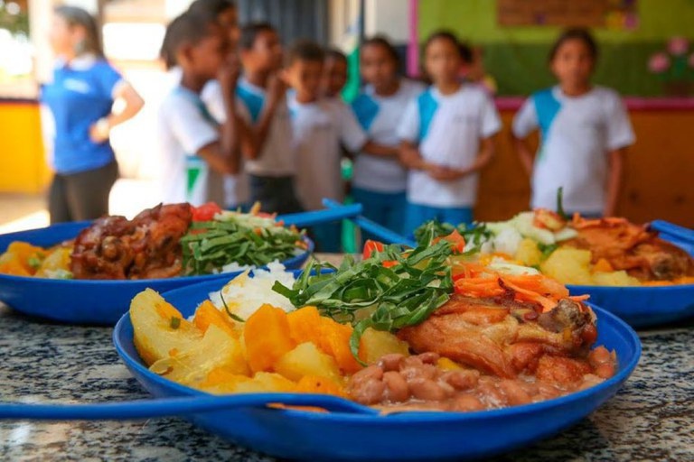 FNDE atualiza regras da alimentação escolar para fortalecer oferta de refeições saudáveis nas escolas públicas