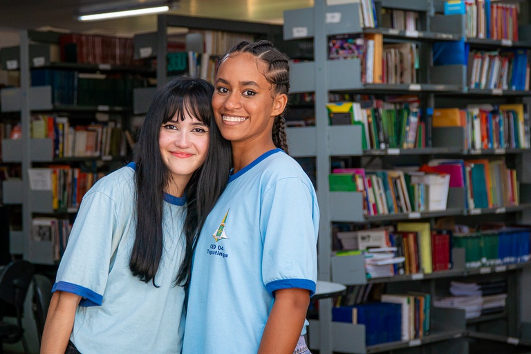 Pé-de-Meia amplia permanência escolar e ajuda jovens a projetar o futuro