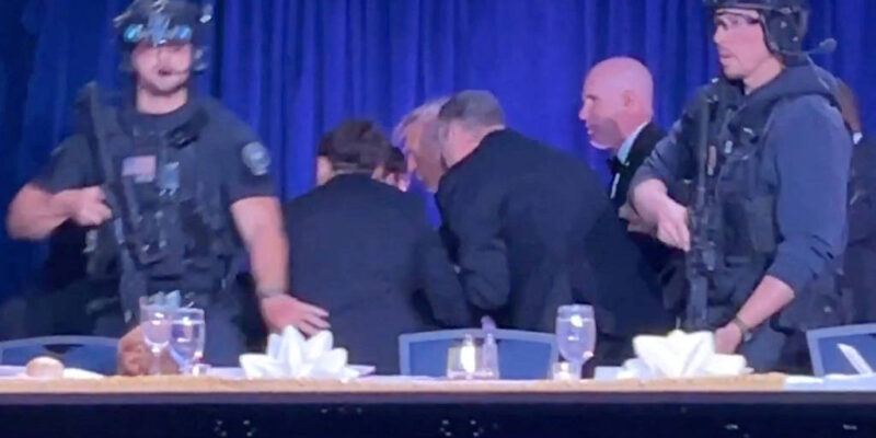 Trump é retirado de jantar após tiros em hotel nos EUA; veja momento