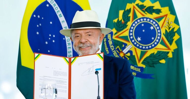 Lula assina promulgação do acordo Mercosul–União Europeia e envia ao Congresso outros dois tratados