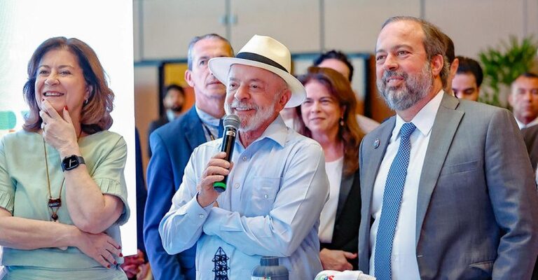 Presidente Lula anuncia R$ 130 bilhões em distribuição de energia e reforça ampliação do Luz para Todos