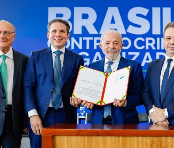Programa Brasil Contra o Crime Organizado: “Em pouco tempo, não serão donos de nenhum território”, diz Lula Programa Brasil Contra o Crime Organizado: “Em pouco tempo, não serão donos de nenhum território”, diz Lula