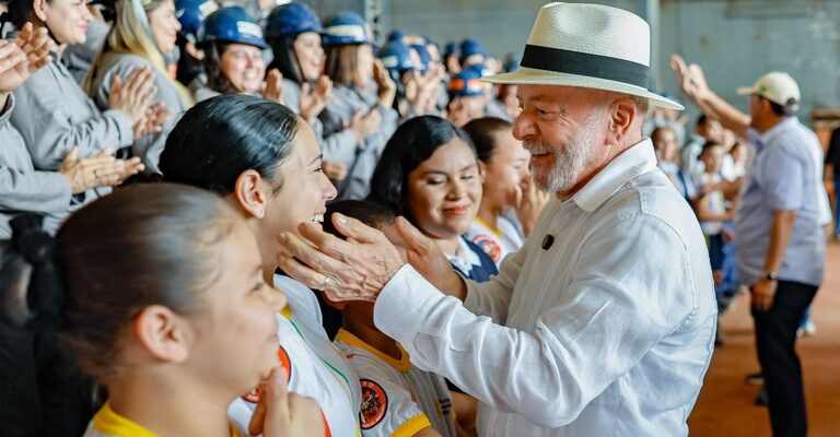 Ambientalmente, vai ser a estrada mais moderna do mundo”, diz Lula sobre as obras na BR-319