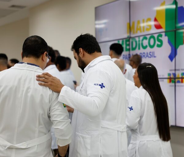 Governo do Brasil cria política integrada para formação médica