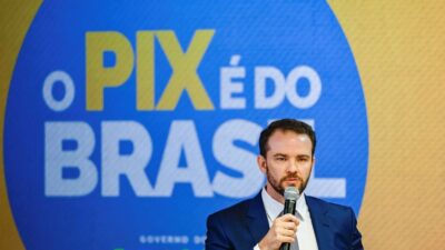 Dario Durigan faz balanço da economia e ressalta que o Brasil de hoje paga menos tributo