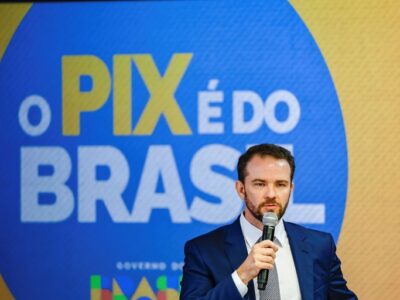 Dario Durigan faz balanço da economia e ressalta que o Brasil de hoje paga menos tributo