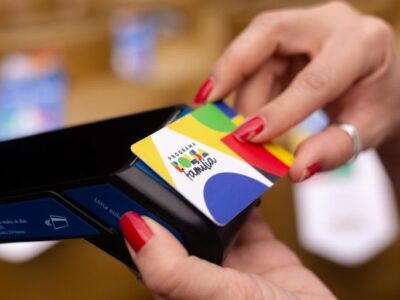 Bolsa Família chega a 19,3 milhões de beneficiários em todo o Brasil a partir desta quarta (17) Bolsa Família chega a 19,3 milhões de beneficiários em todo o Brasil a partir desta quarta (17)