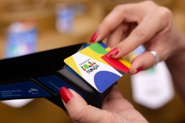 Bolsa Família chega a 19,3 milhões de beneficiários em todo o Brasil a partir desta quarta (17) Bolsa Família chega a 19,3 milhões de beneficiários em todo o Brasil a partir desta quarta (17)