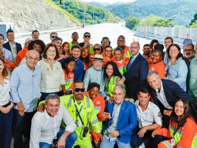 Nunca houve tanto investimento simultâneo como agora”, diz Lula, ao entregar primeira etapa da nova Serra das Araras Nunca houve tanto investimento simultâneo como agora”, diz Lula, ao entregar primeira etapa da nova Serra das Araras