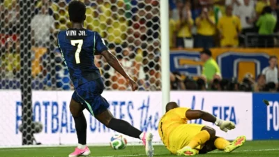 Brasil vence Haiti por 3×0 com brilho de Matheus Cunha e Vini Jr e assume liderança do grupo Brasil vence Haiti por 3×0 com brilho de Matheus Cunha e Vini Jr e assume liderança do grupo