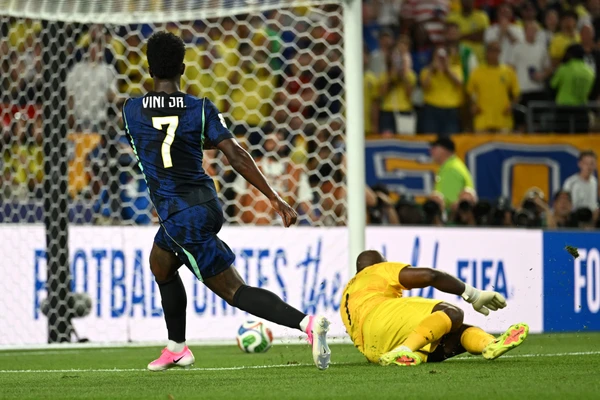 Brasil vence Haiti por 3×0 com brilho de Matheus Cunha e Vini Jr e assume liderança do grupo Brasil vence Haiti por 3×0 com brilho de Matheus Cunha e Vini Jr e assume liderança do grupo