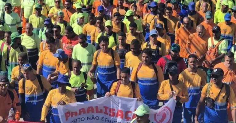 Fim da greve dos garis normaliza coleta de lixo no ES