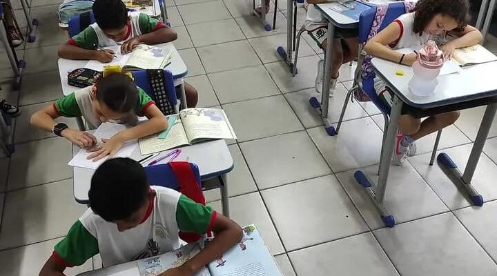 Alunos da EMEF Marcílio de Noronha recebem exames e óculos gratuitos pela Prefeitura de Viana